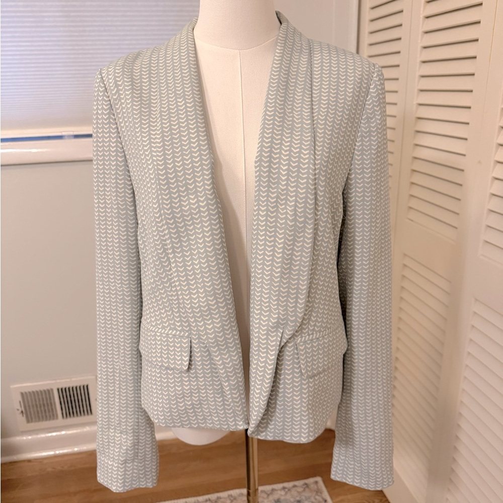 Light blue LOFT cropped blazer with subtle cream chevron print